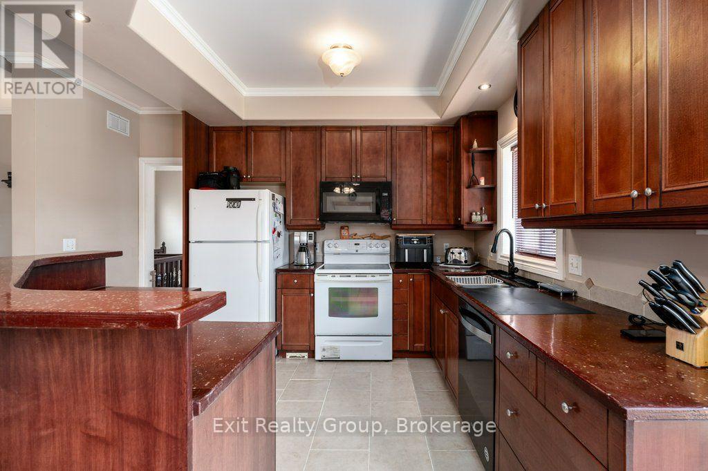10435 HIGHWAY 41 - 11