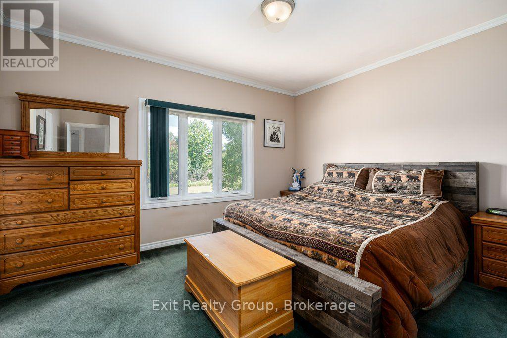 10435 Highway 41, Addington Highlands, ON photo 25