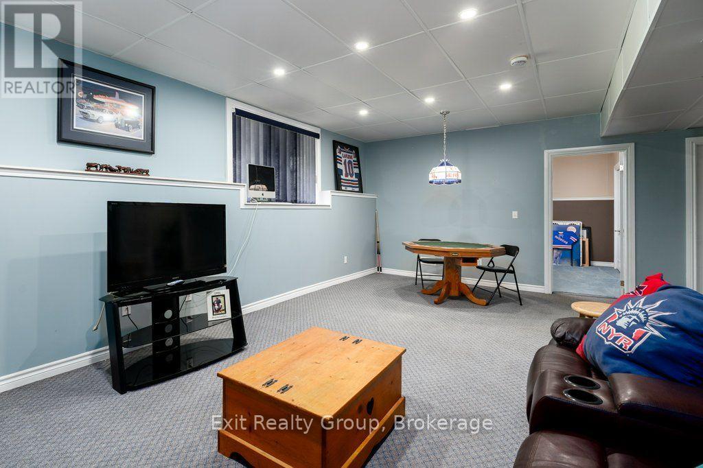 10435 Highway 41, Addington Highlands, ON photo 28