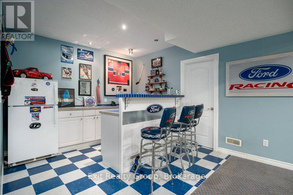 10435 HIGHWAY 41 - 32