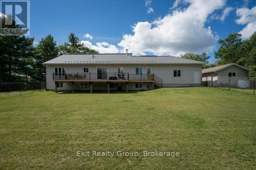 10435 Highway 41, Addington Highlands, ON photo 40