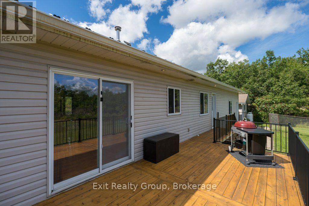 10435 Highway 41, Addington Highlands, ON photo 42