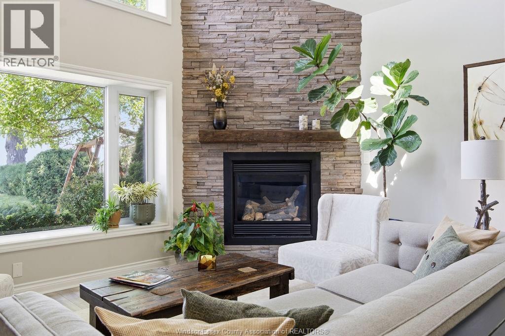 431 CHARRON BEACH, Lakeshore — photo 9
