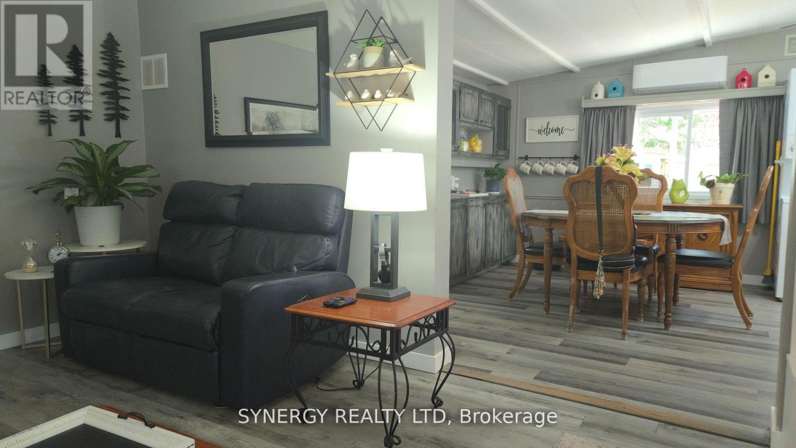 24749 PARK STREET, Strathroy-Caradoc (SW) — photo 8