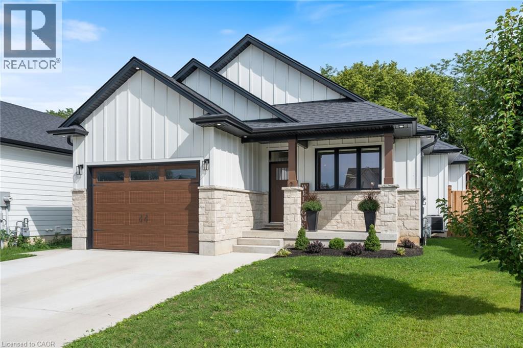 9 MACNEIL Court, Port Burwell — photo 2