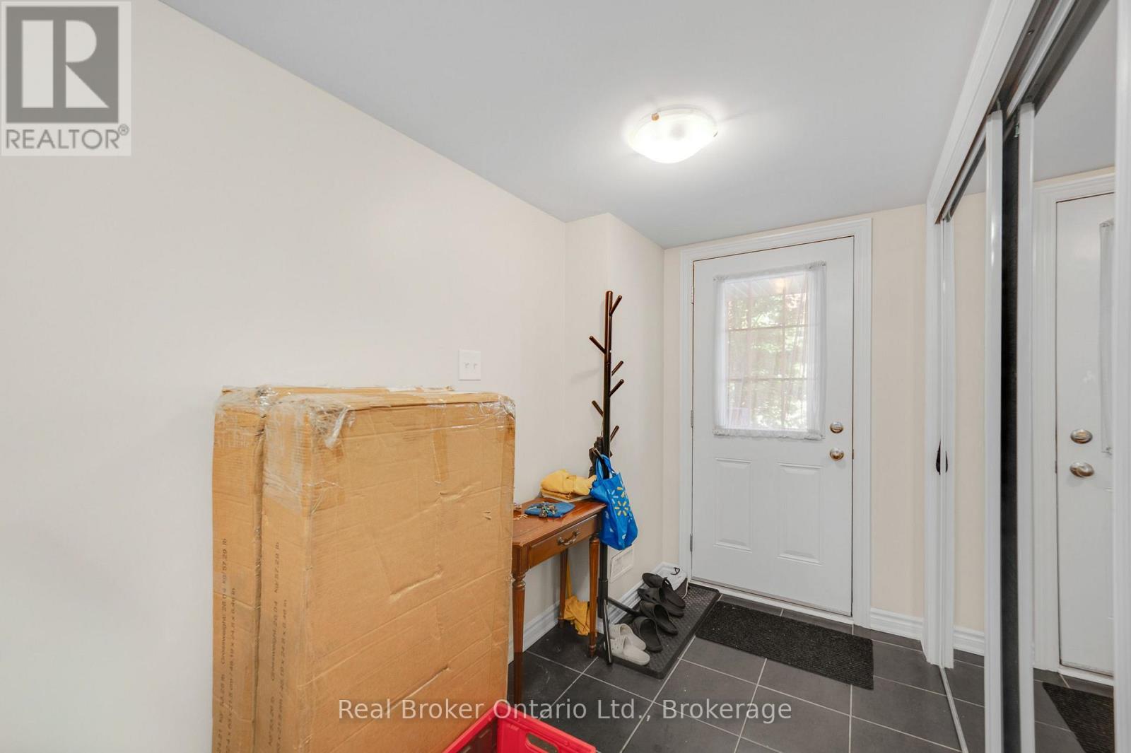 80 - 88 DECORSO DRIVE, Guelph (Kortright East) — photo 8