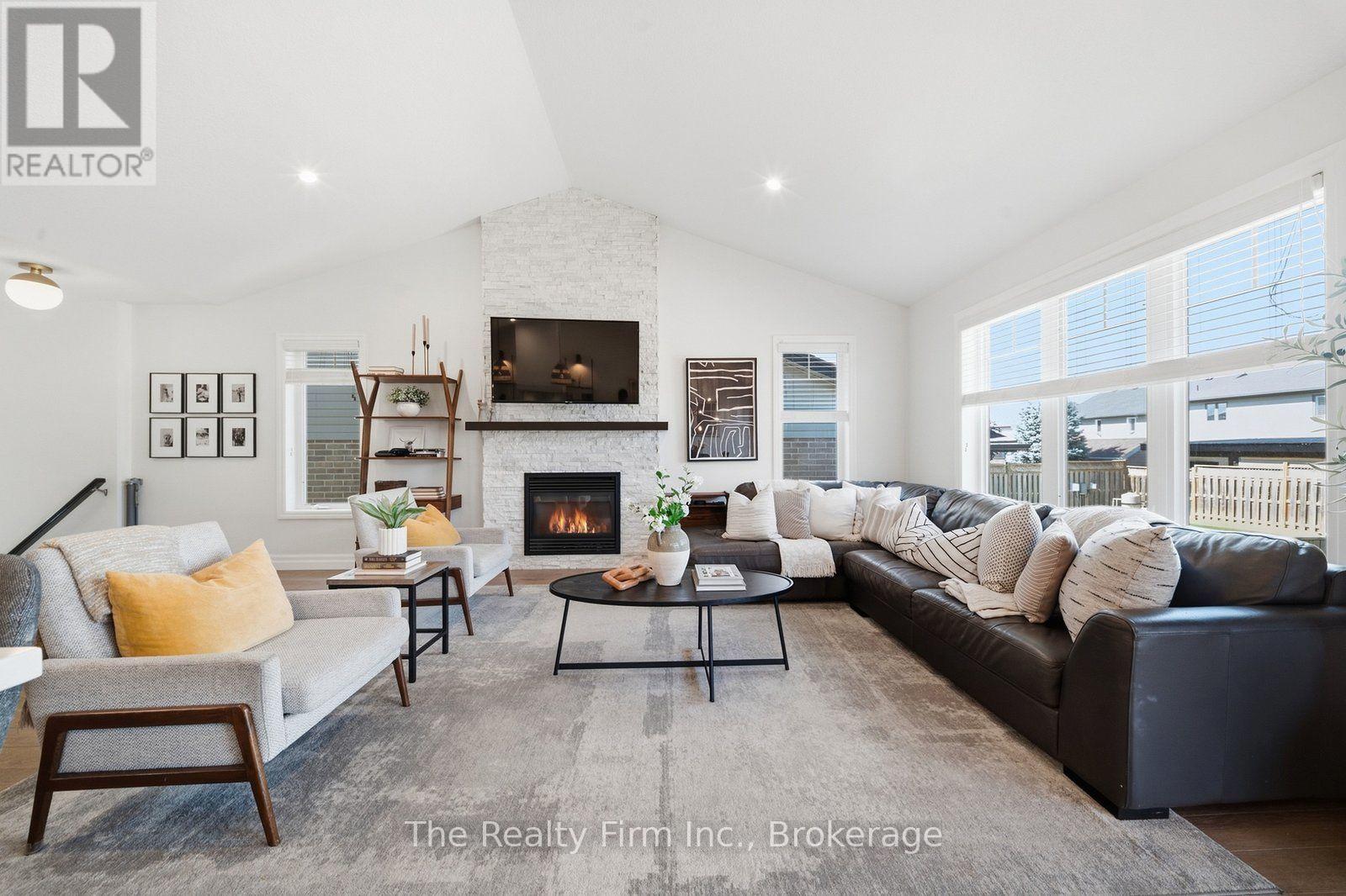 247 DIEPPE DRIVE - 12
