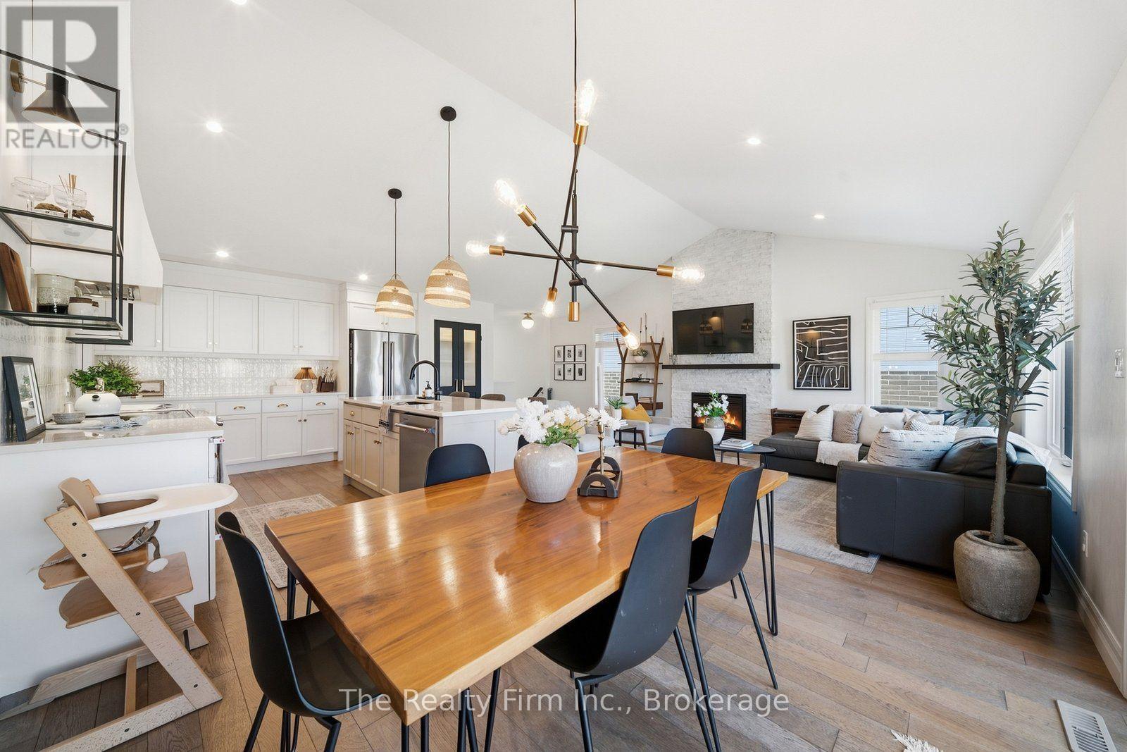 247 DIEPPE DRIVE - Image 20