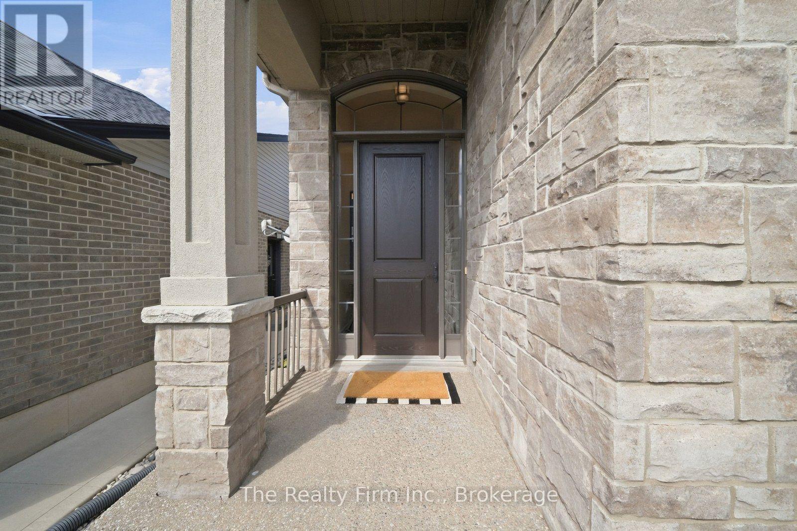 247 DIEPPE DRIVE, Woodstock (Woodstock - North) — photo 4