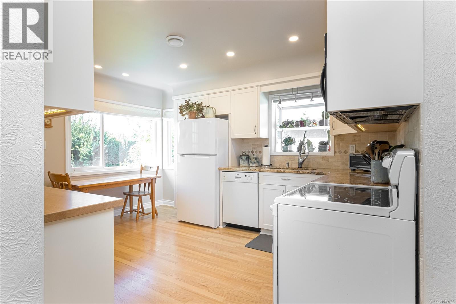 1937 Newton St, Saanich
