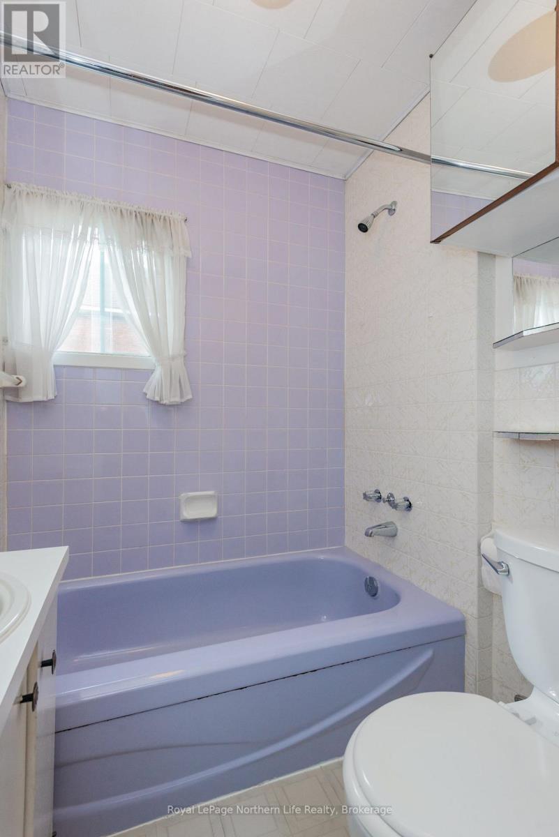 840 FRONT STREET - 17