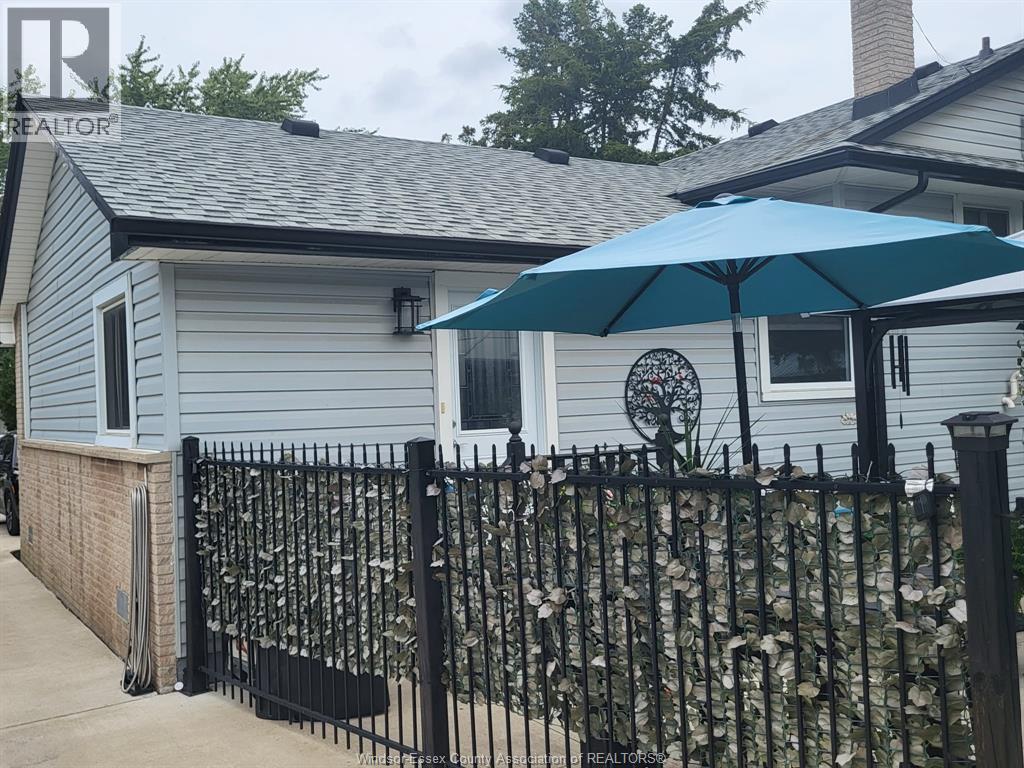 1570 STRATFORD COURT - 4