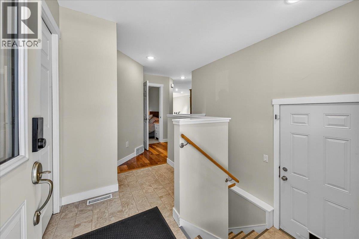 989 SWANSEA VIEW Road Unit# 10, Windermere — photo 3