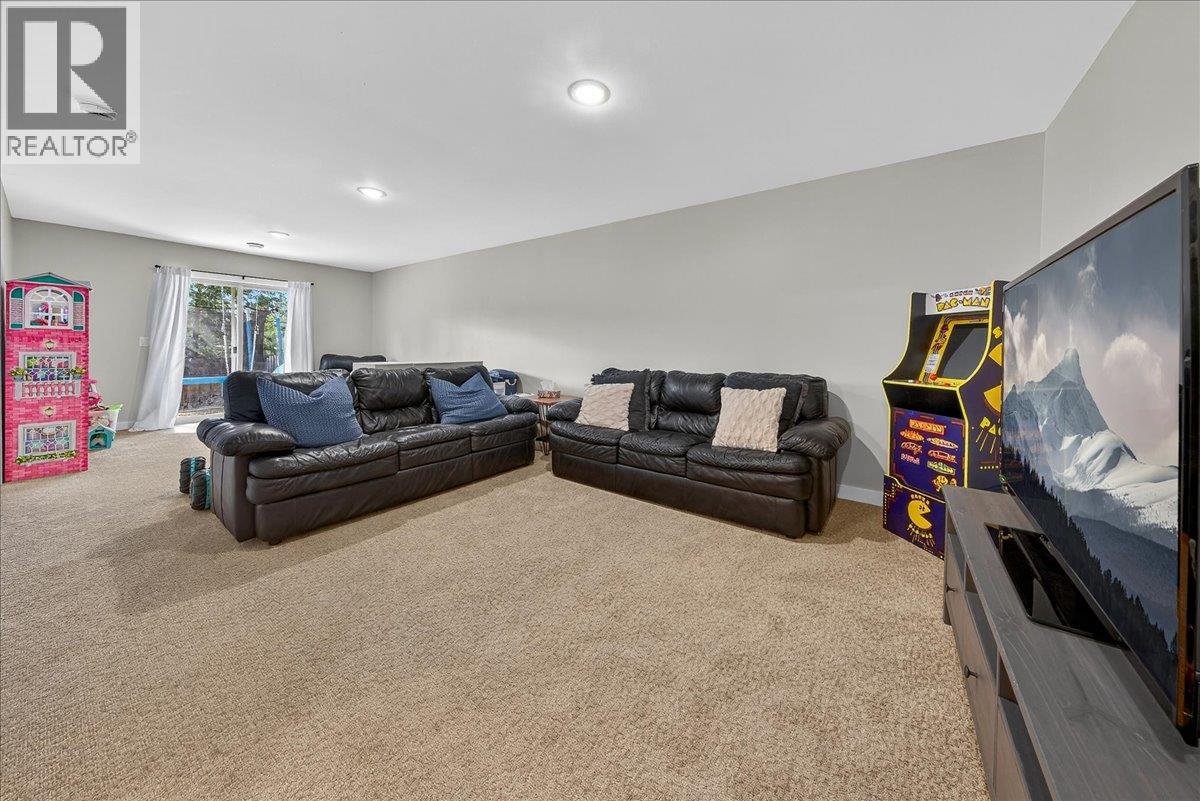 #10 989 SWANSEA VIEW Road - Image 30