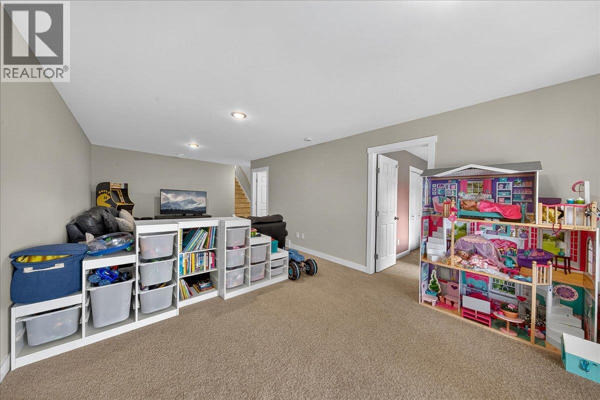 #10 989 SWANSEA VIEW Road - 35