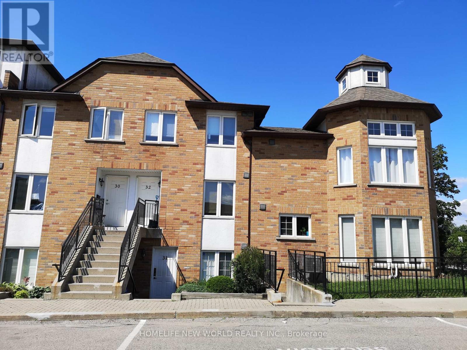 Photo of 988 Sheppard Avenue