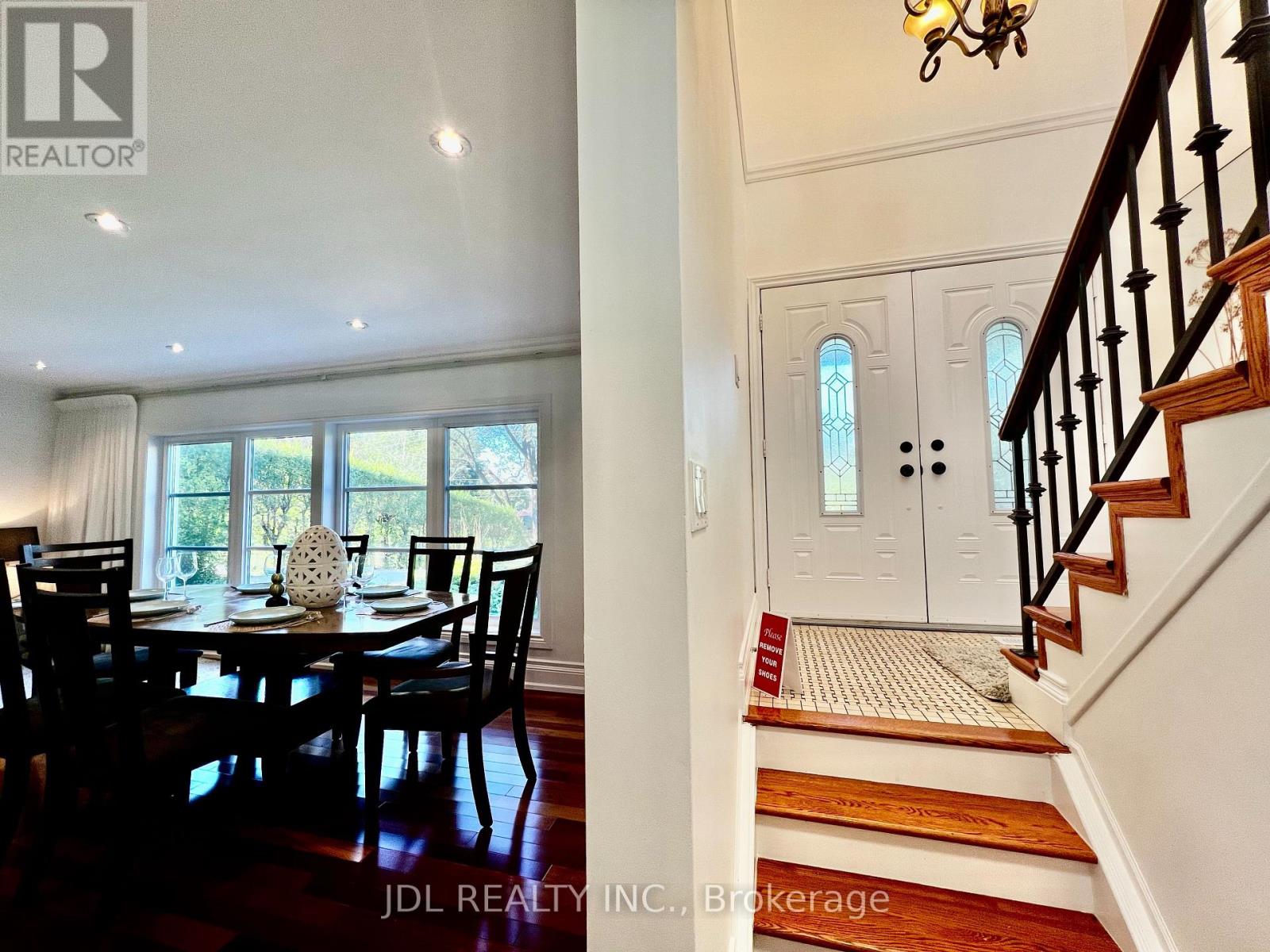 21 RIALTO DRIVE, Toronto (Parkwoods-Donalda) — photo 2