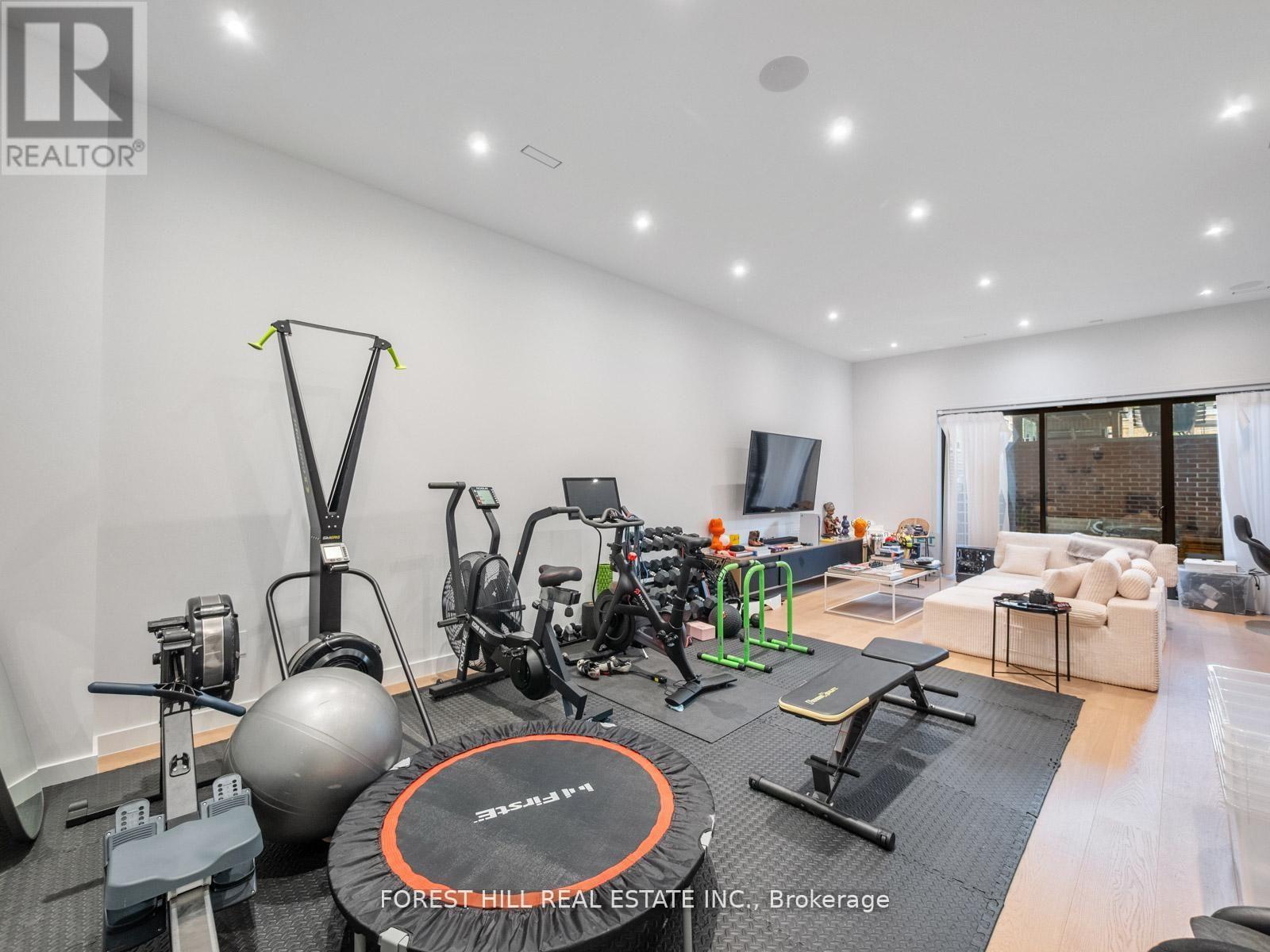 77 KENDAL AVENUE - 34