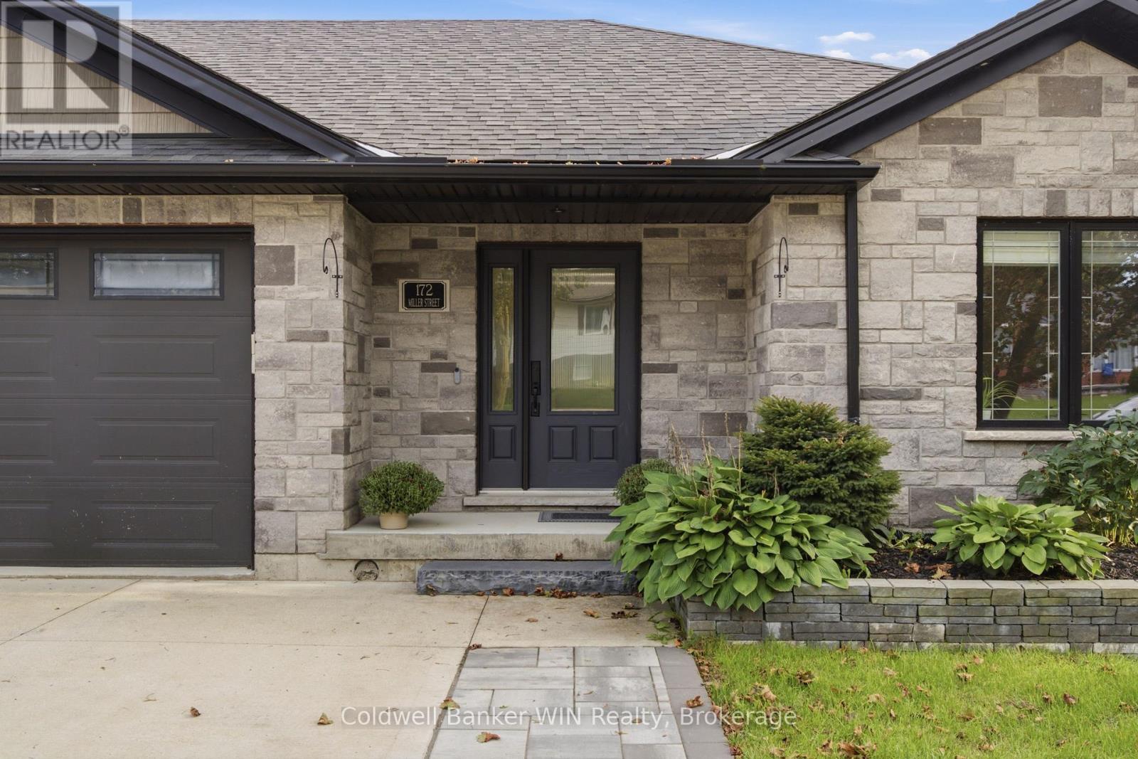 172 MILLER STREET, Wellington North (Mount Forest) — photo 2