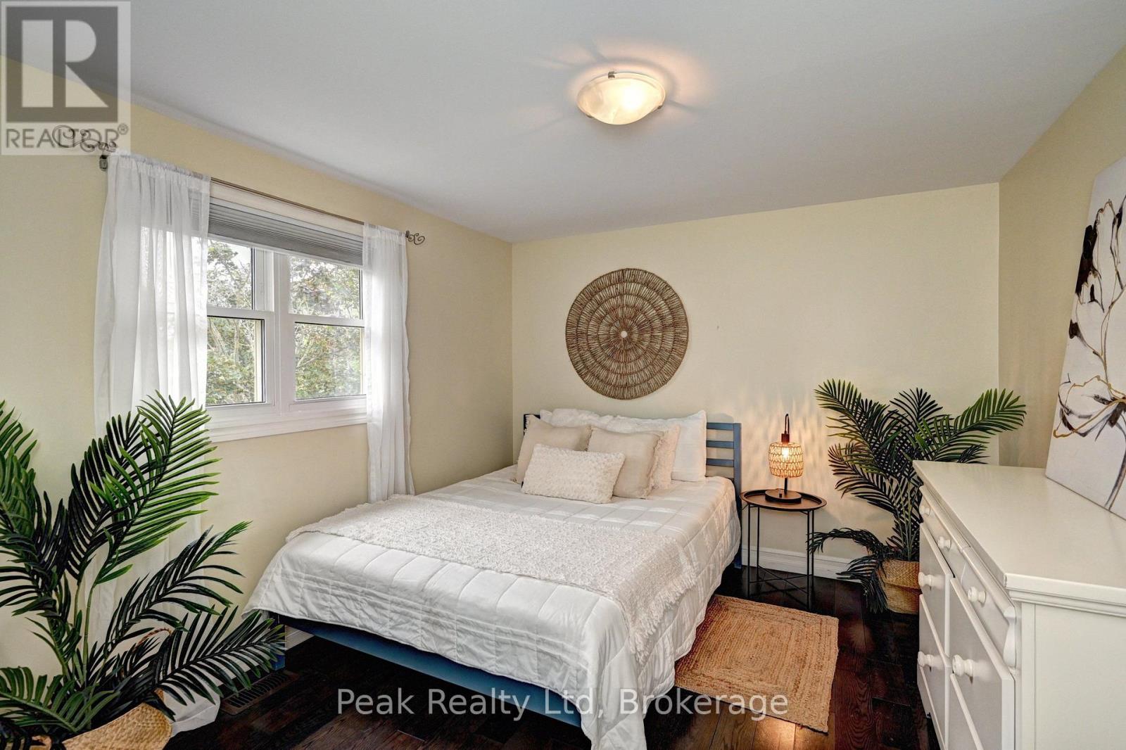 28 NOTCHWOOD COURT - 26