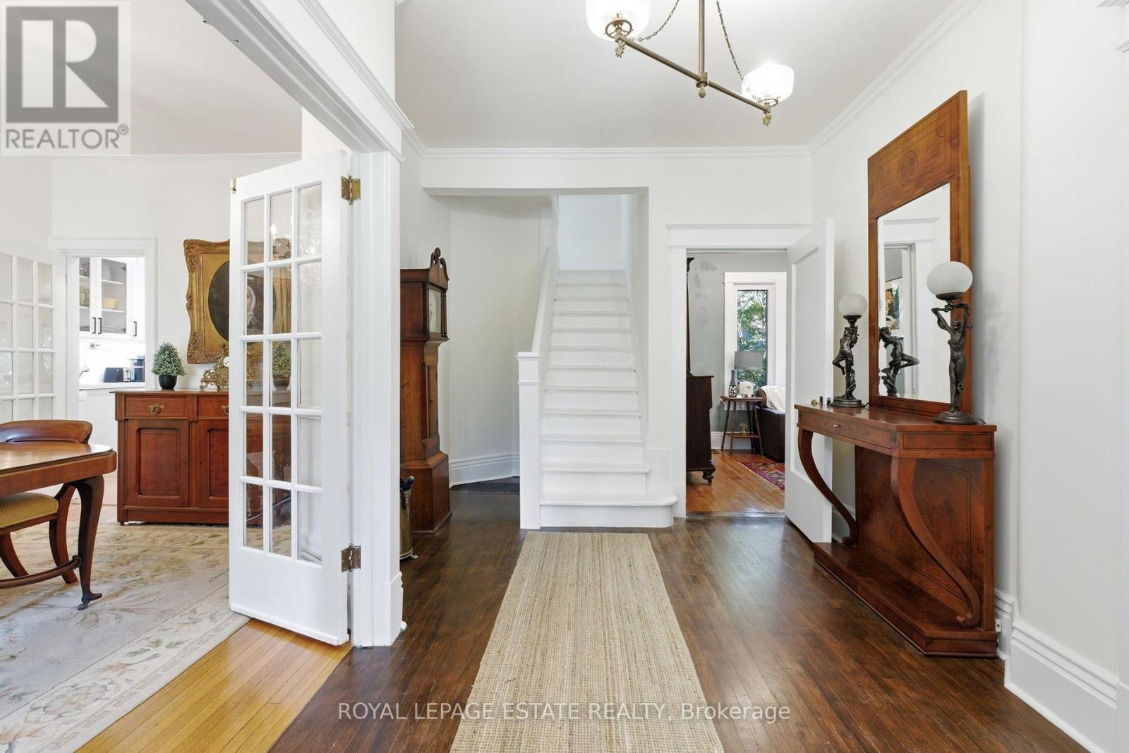 14 Lyall Avenue, Toronto — photo 3