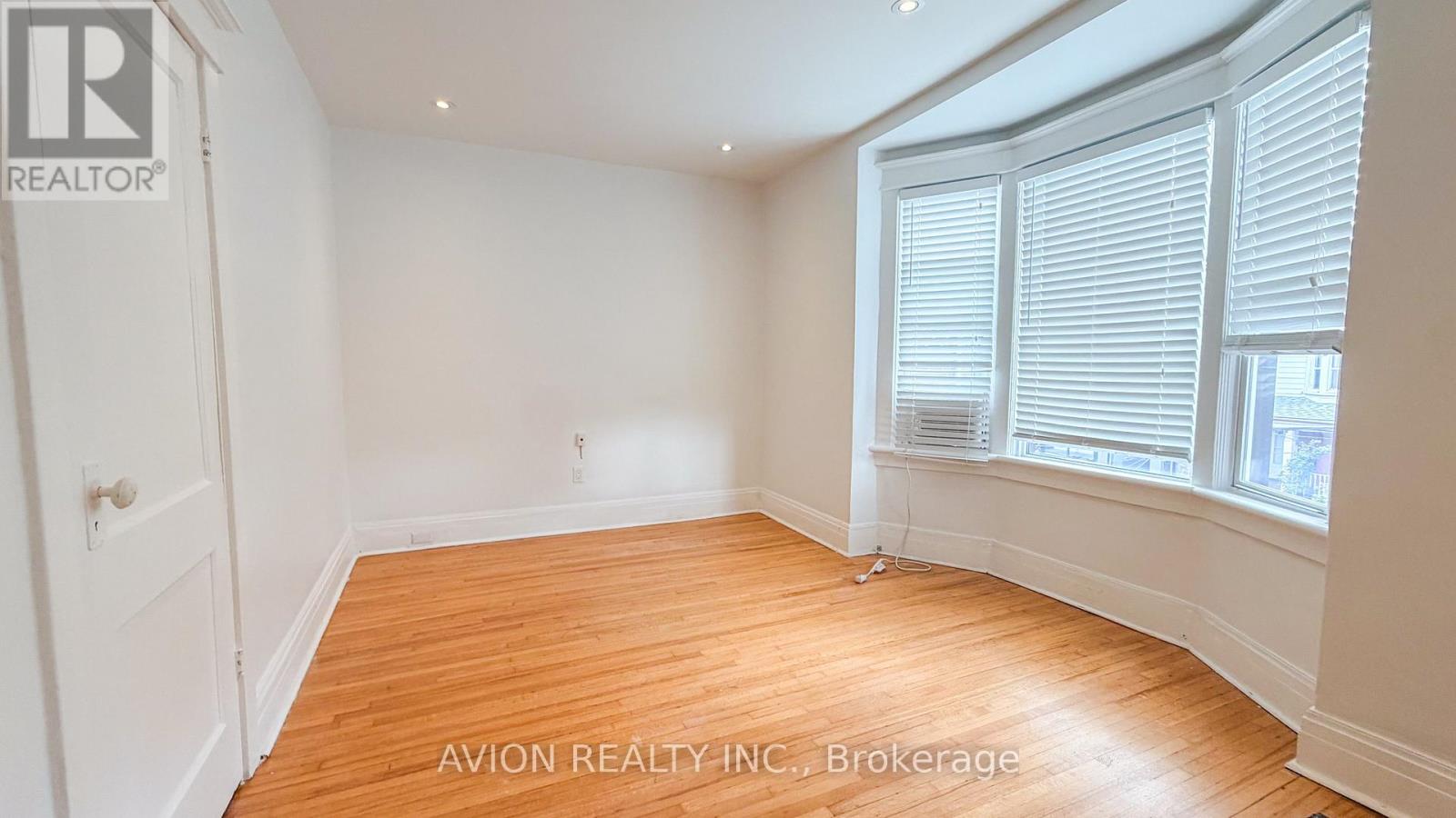 UPPER - 773 PAPE AVENUE, Toronto (Danforth)