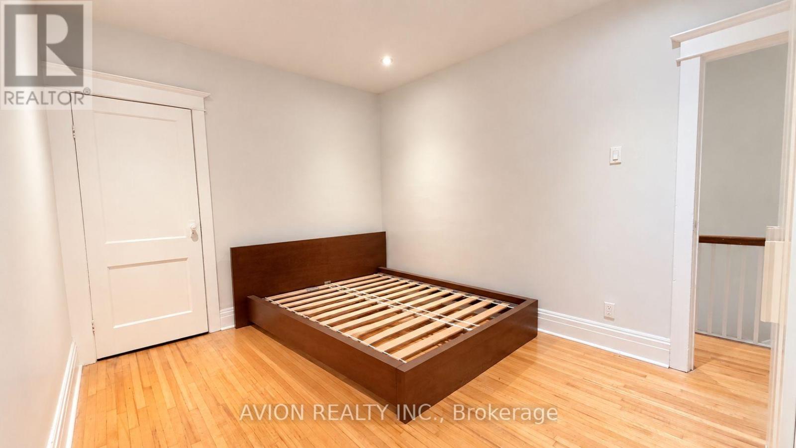 UPPER - 773 PAPE AVENUE, Toronto (Danforth) — photo 3
