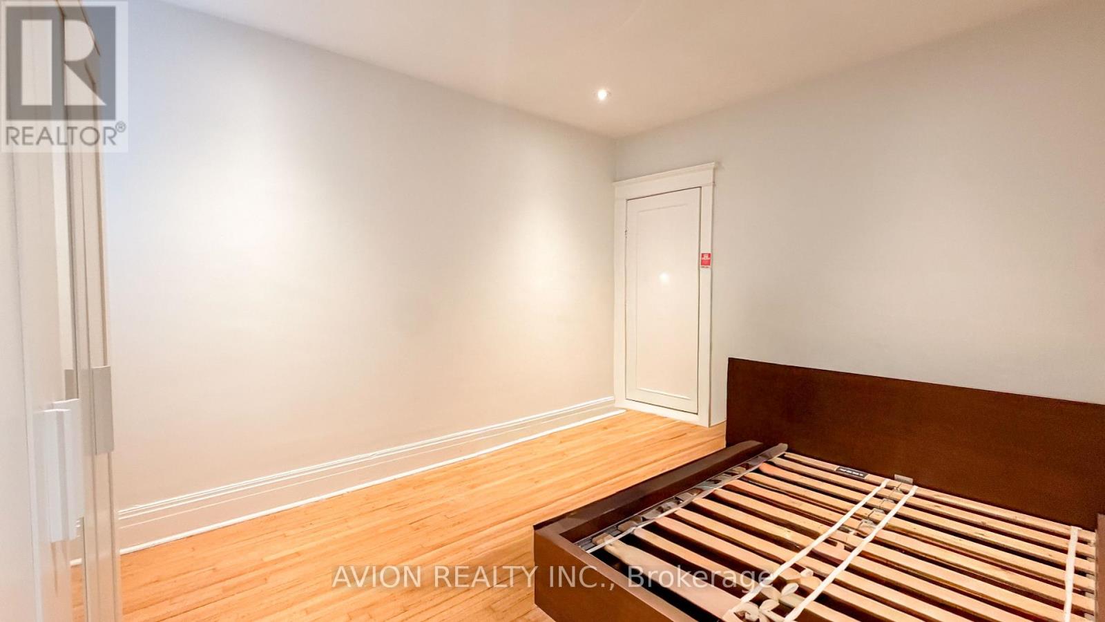 UPPER - 773 PAPE AVENUE, Toronto (Danforth) — photo 4