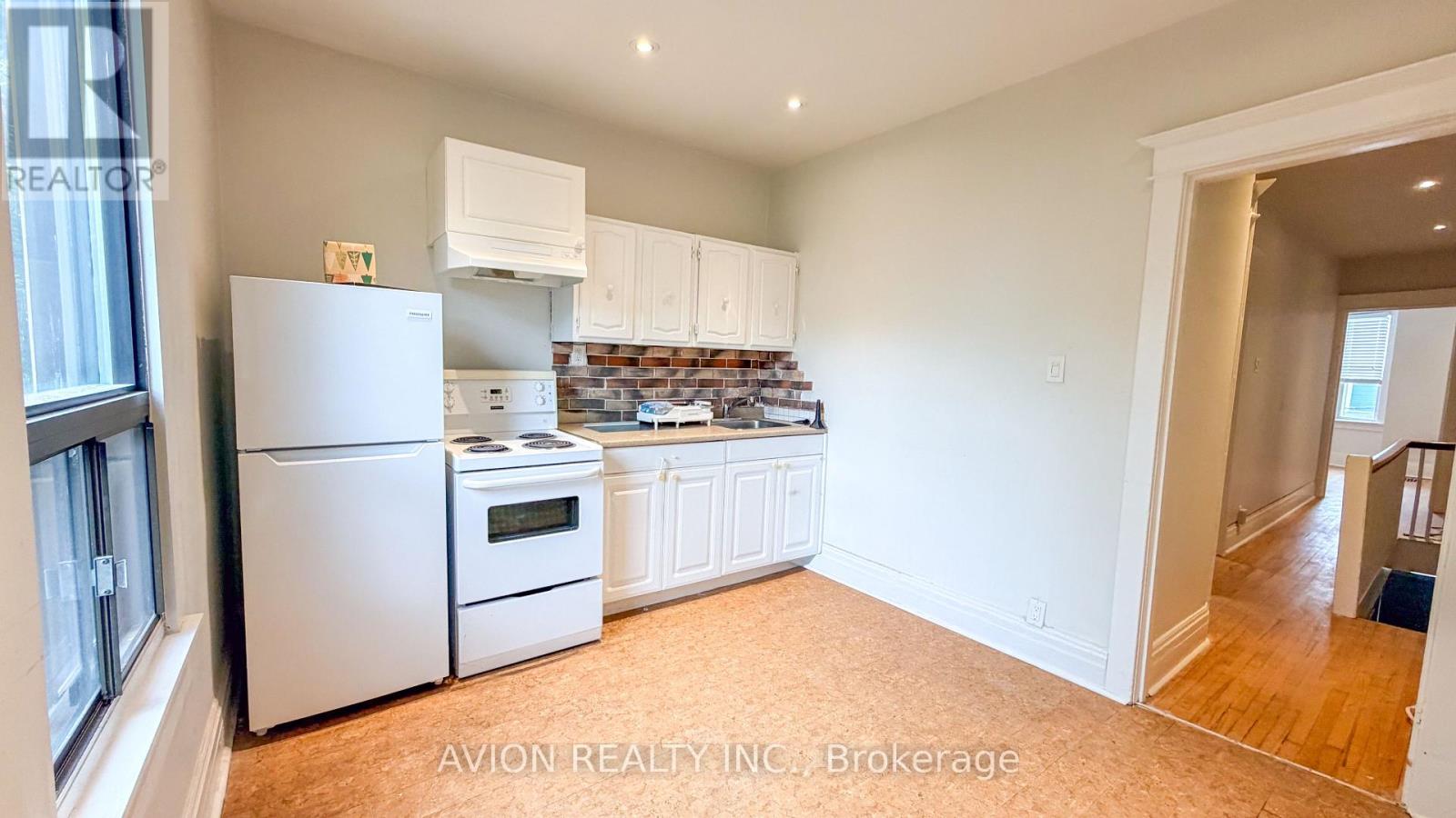 UPPER - 773 PAPE AVENUE, Toronto (Danforth) — photo 6