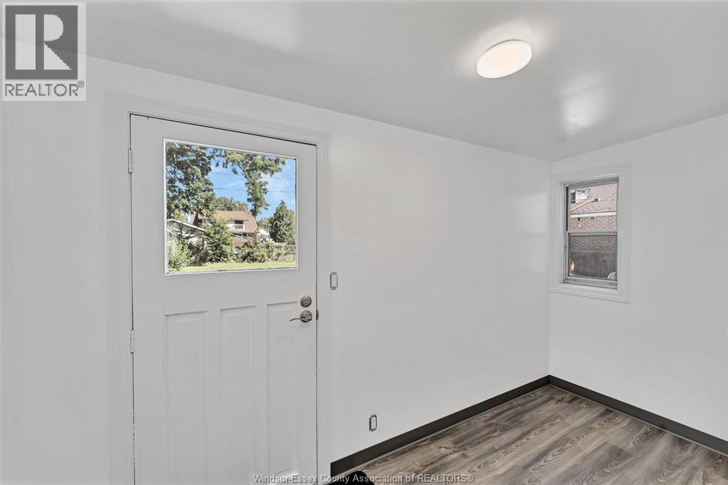 114 KING STREET West, Harrow — photo 6