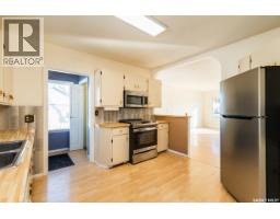 4pc Bathroom - 430 Columbia Avenue, Kerrobert, SK S0L1R0 Photo 6
