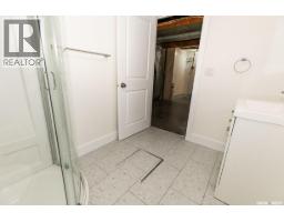 430 Columbia Avenue, Kerrobert, SK S0L1R0 Photo 41