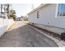 430 Columbia Avenue, Kerrobert, SK S0L1R0 Photo 57