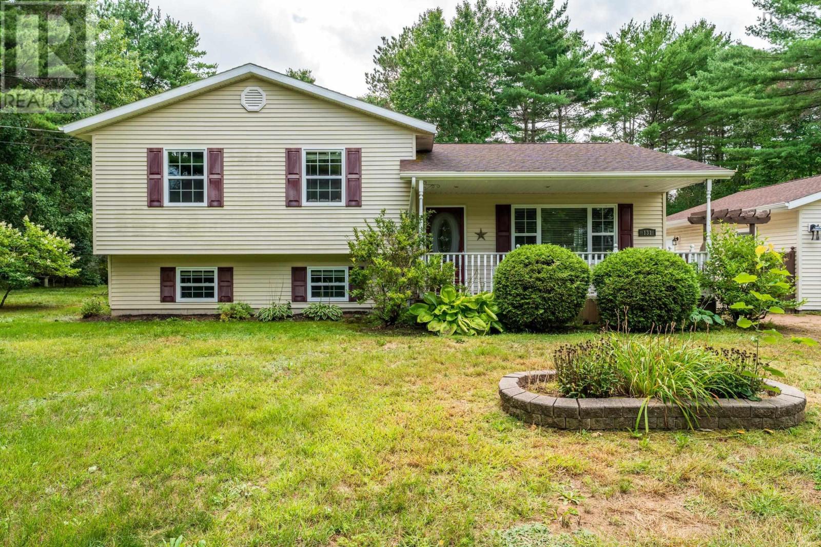 131 DR LEWIS JOHNSTON STREET, South Farmington — photo 2