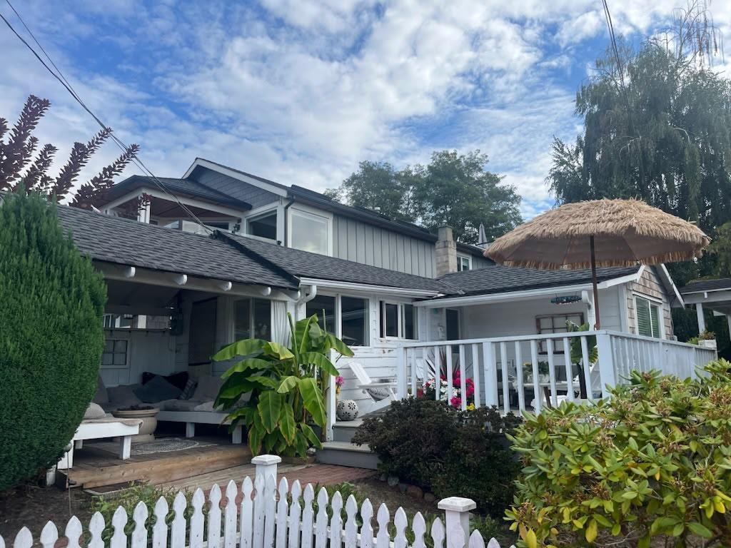 932 HABGOOD STREET, White Rock — photo 1