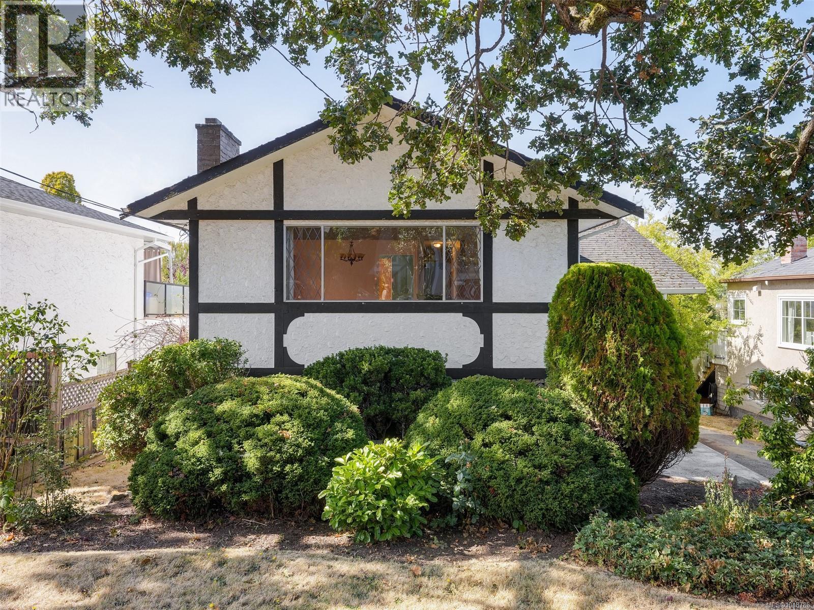  3116 Yew Street, Victoria