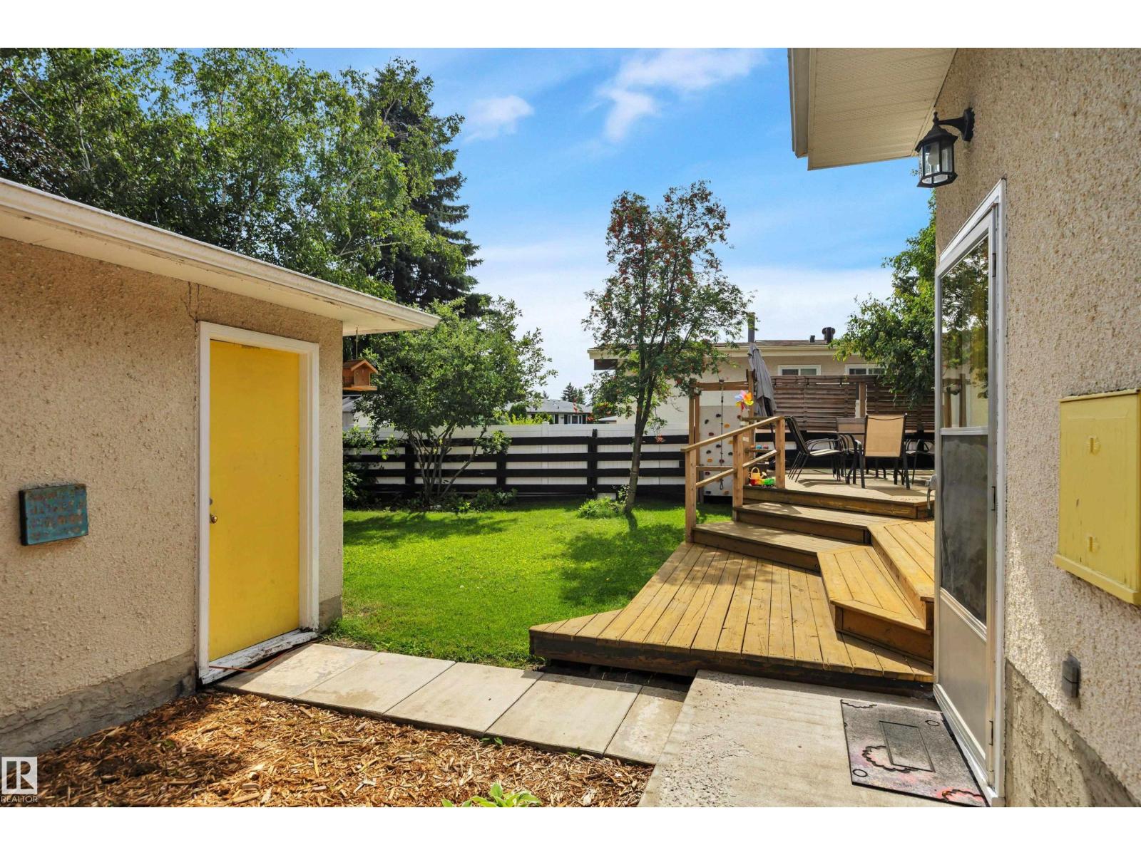 5003 143 ST NW - 50