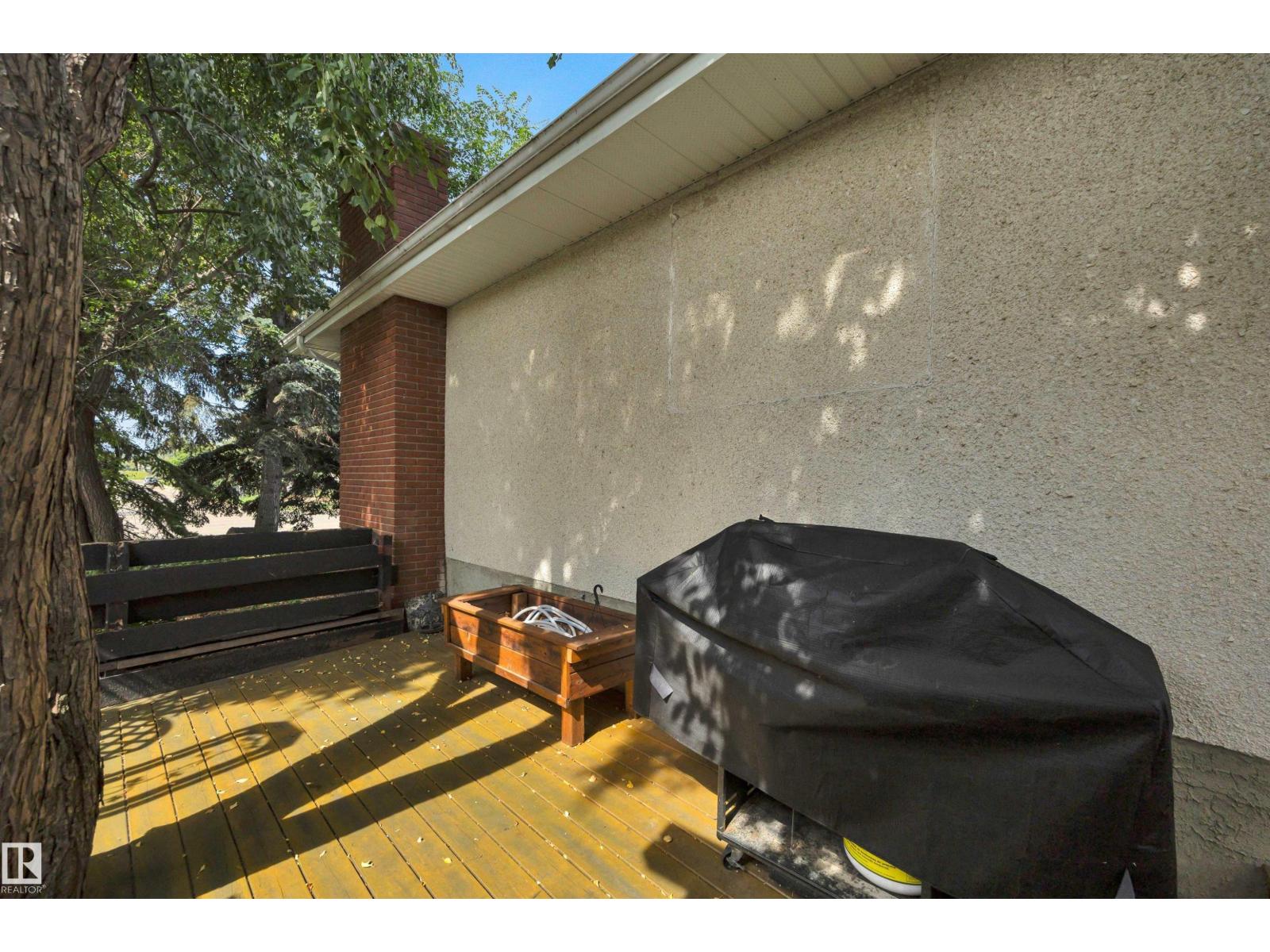 5003 143 ST NW - 55