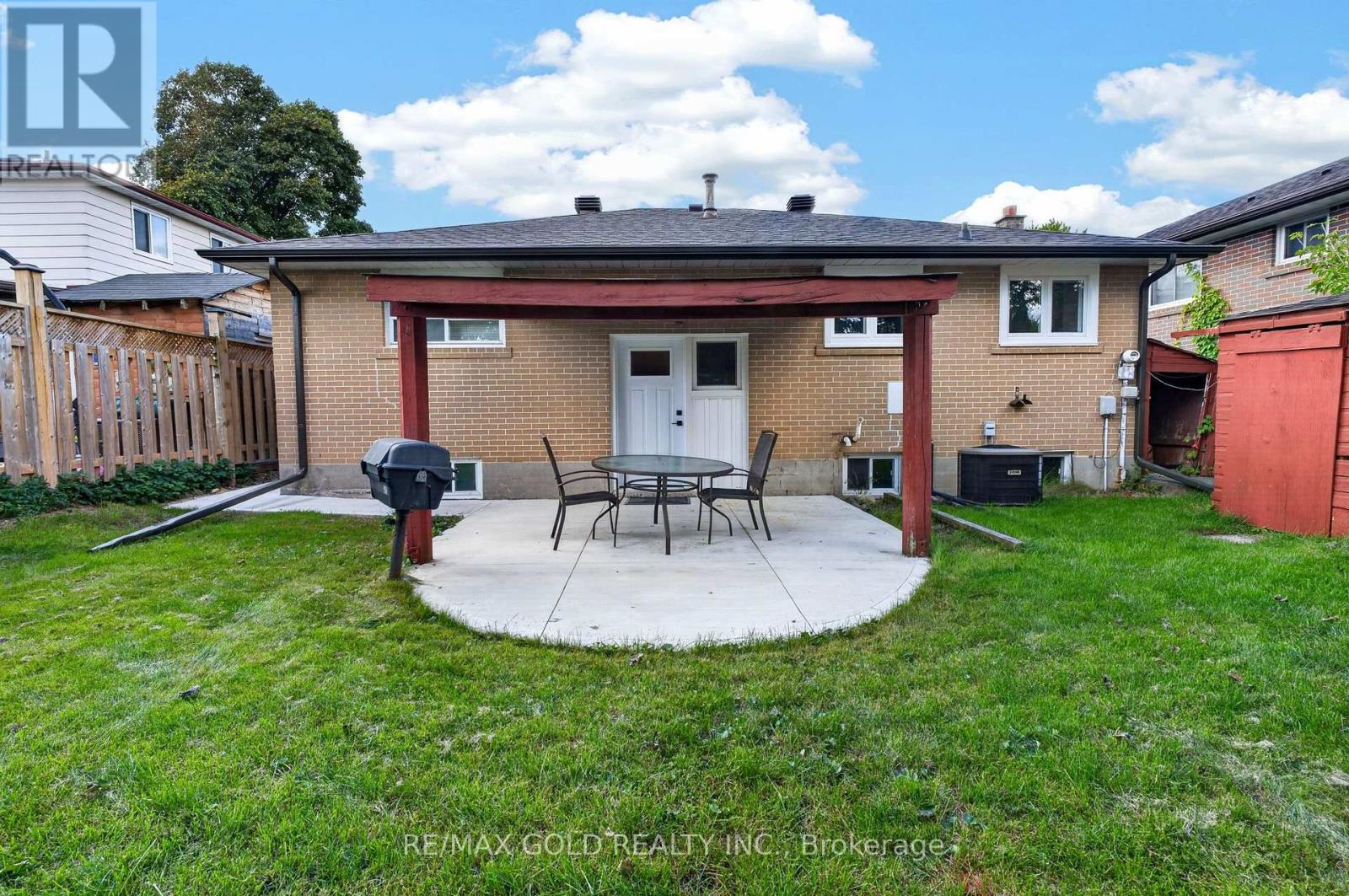 182 MCMURCHY AVENUE S - Image 45