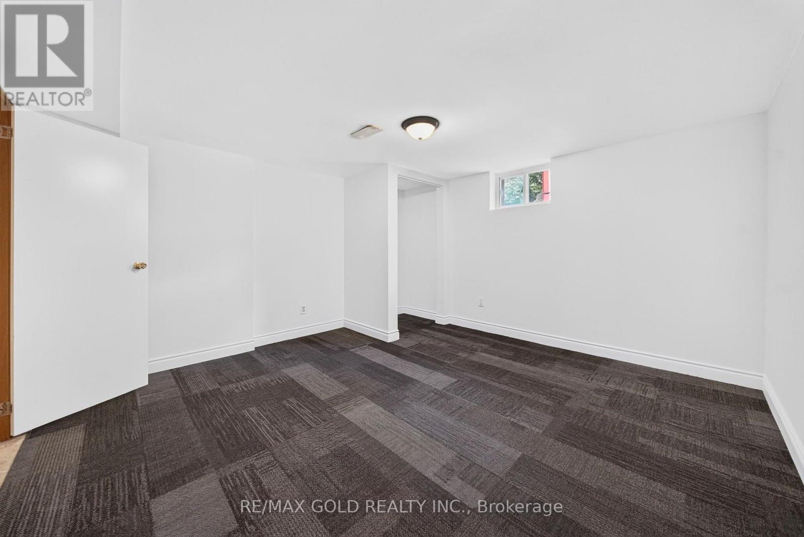 182 MCMURCHY AVENUE S - 26