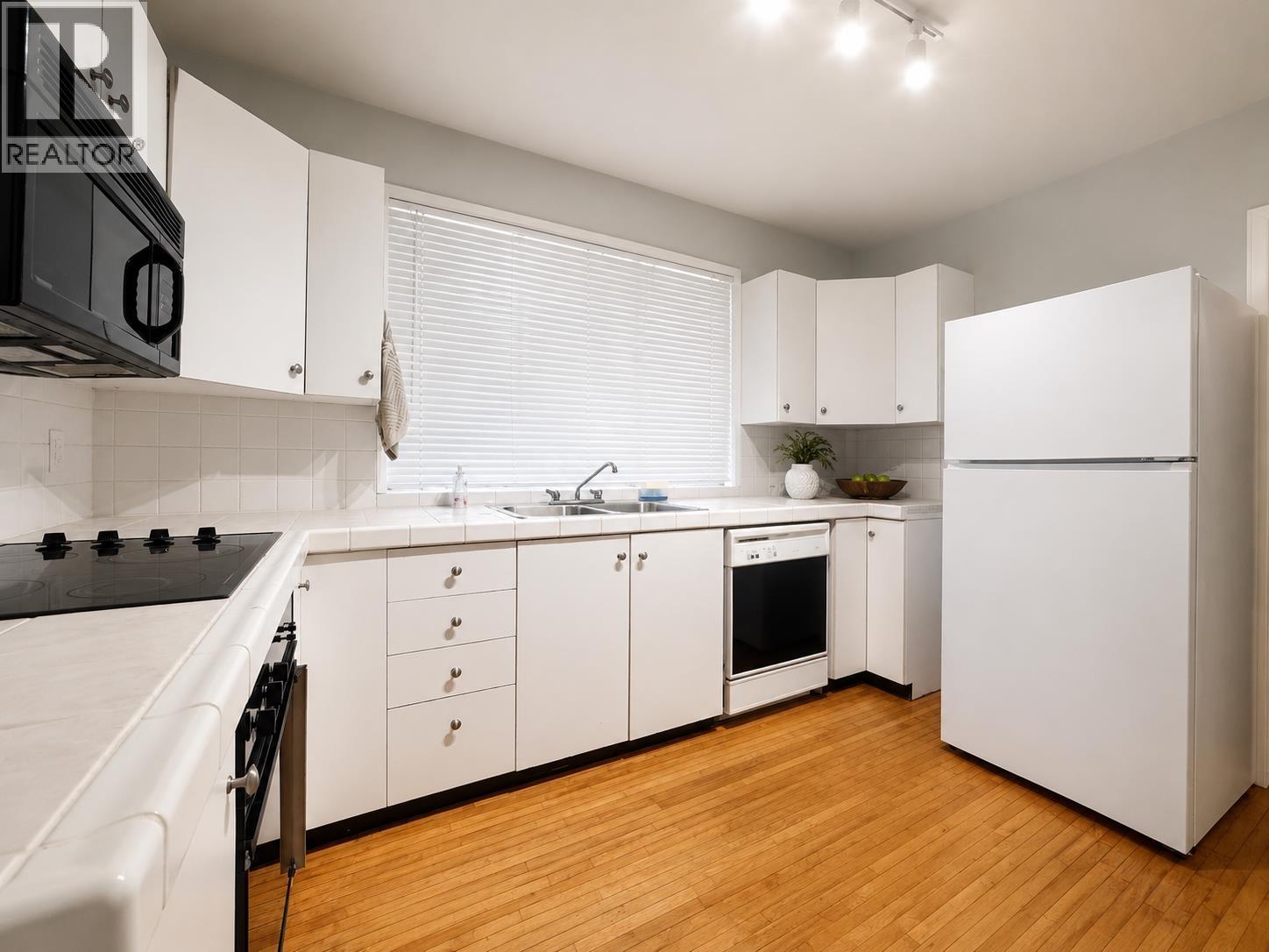 2259 CENTRAL AVENUE, Port Coquitlam