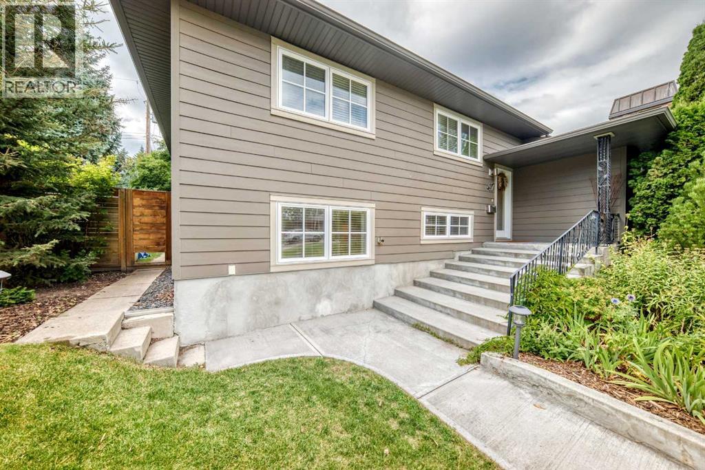 47 Woodlark Drive SW, Calgary — photo 4