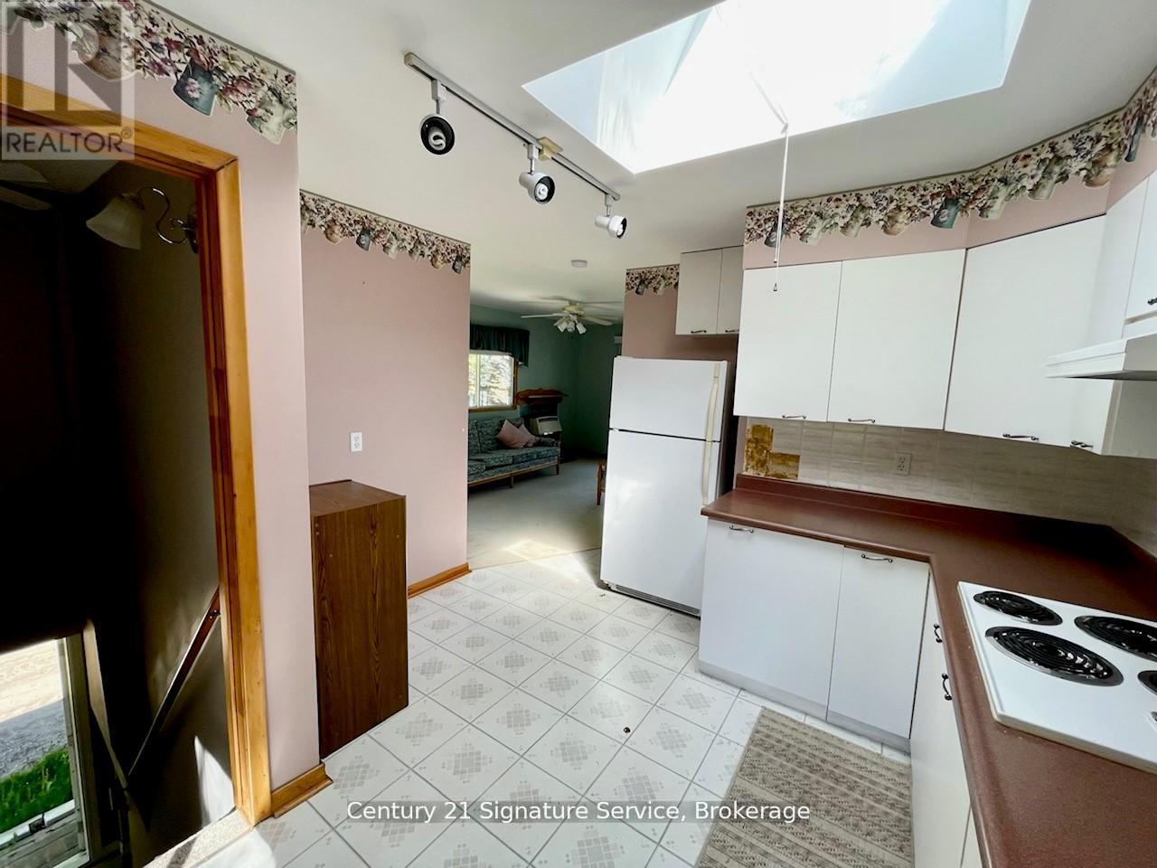 264 ROBINS POINT ROAD - Image 14