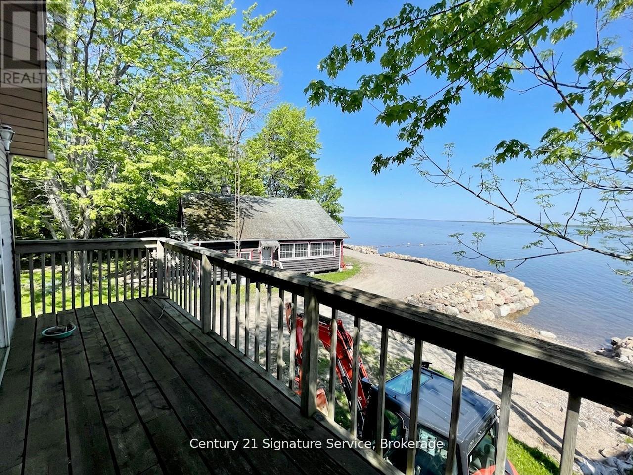 264 ROBINS POINT ROAD - 18