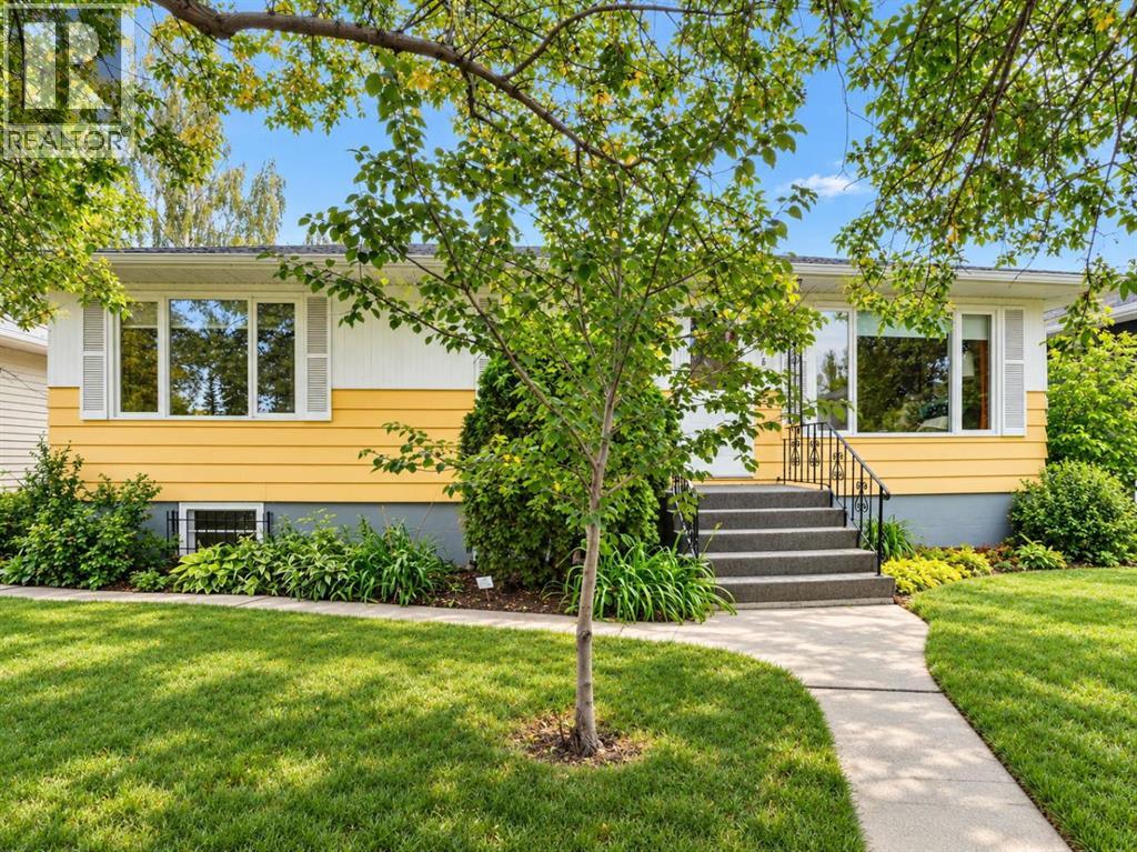 3216 27 Street SW, Calgary, Alberta, T3E2G8