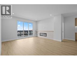 4pc Ensuite bath - 75 Predator Ridge Drive Unit# 301, Vernon, BC V1H1G4 Photo 9