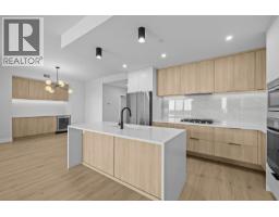 Primary Bedroom - 75 Predator Ridge Drive Unit# 301, Vernon, BC V1H1G4 Photo 8