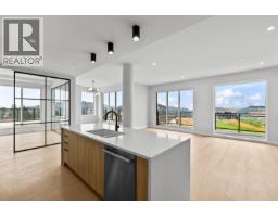 75 Predator Ridge Drive Unit# 502, Vernon, BC V1H1G4 Photo 14