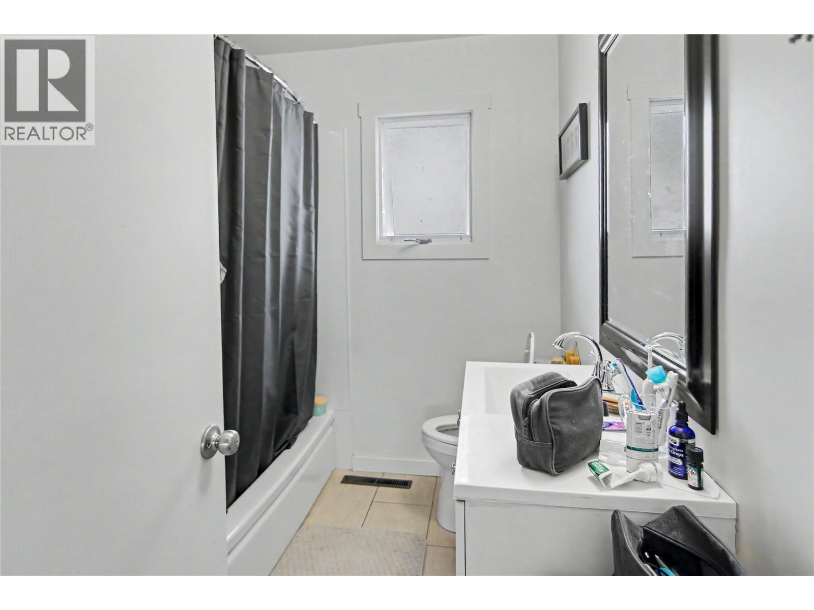 4404 25 Street - 11