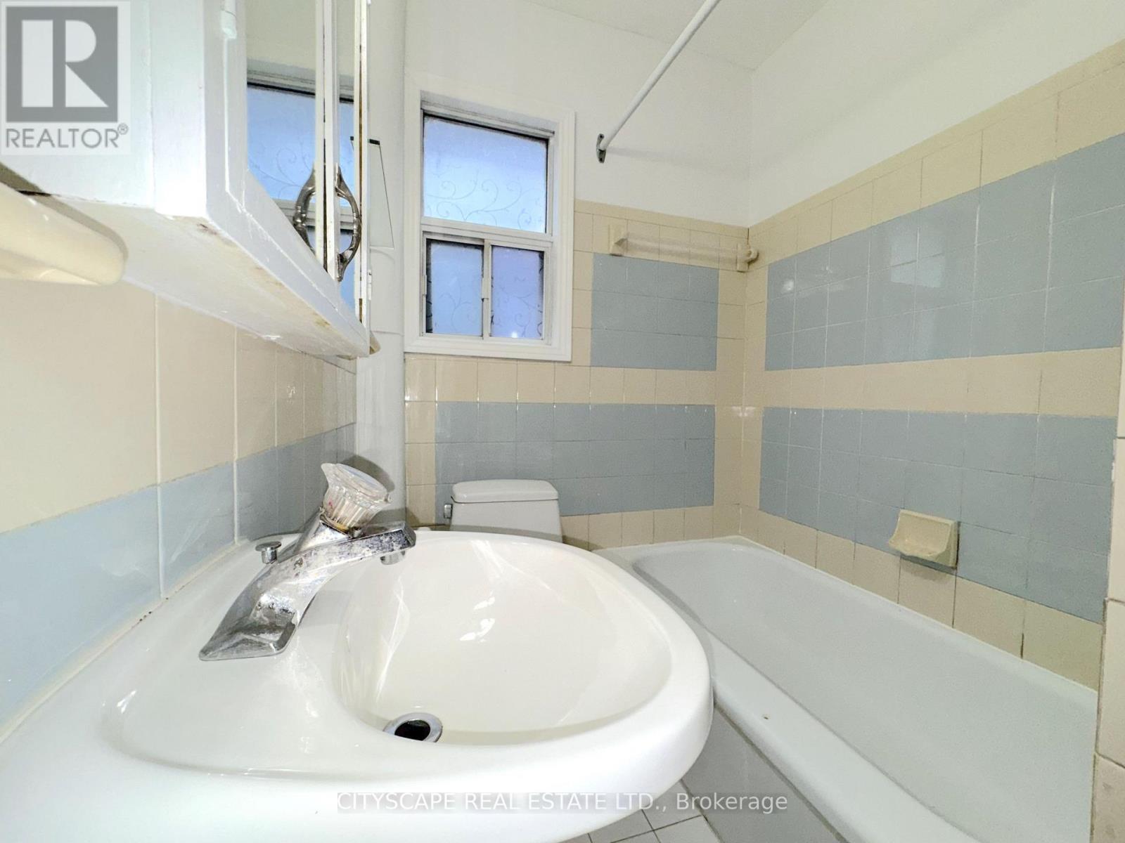 195 ISLINGTON AVENUE - Image 27